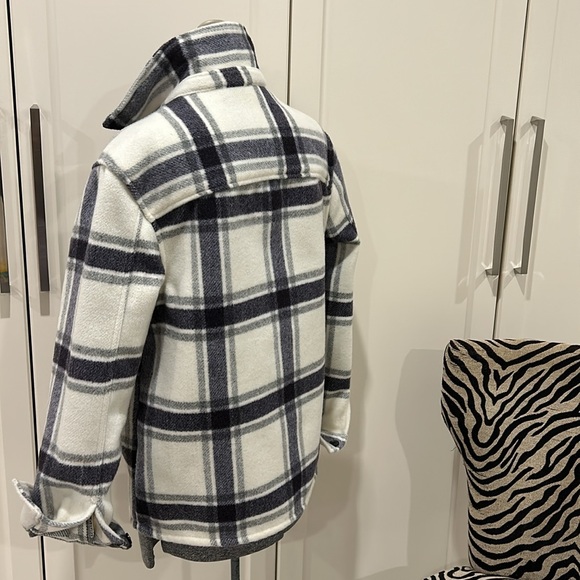 Grey and cream plaid sweater jacket - Picture 3 of 5